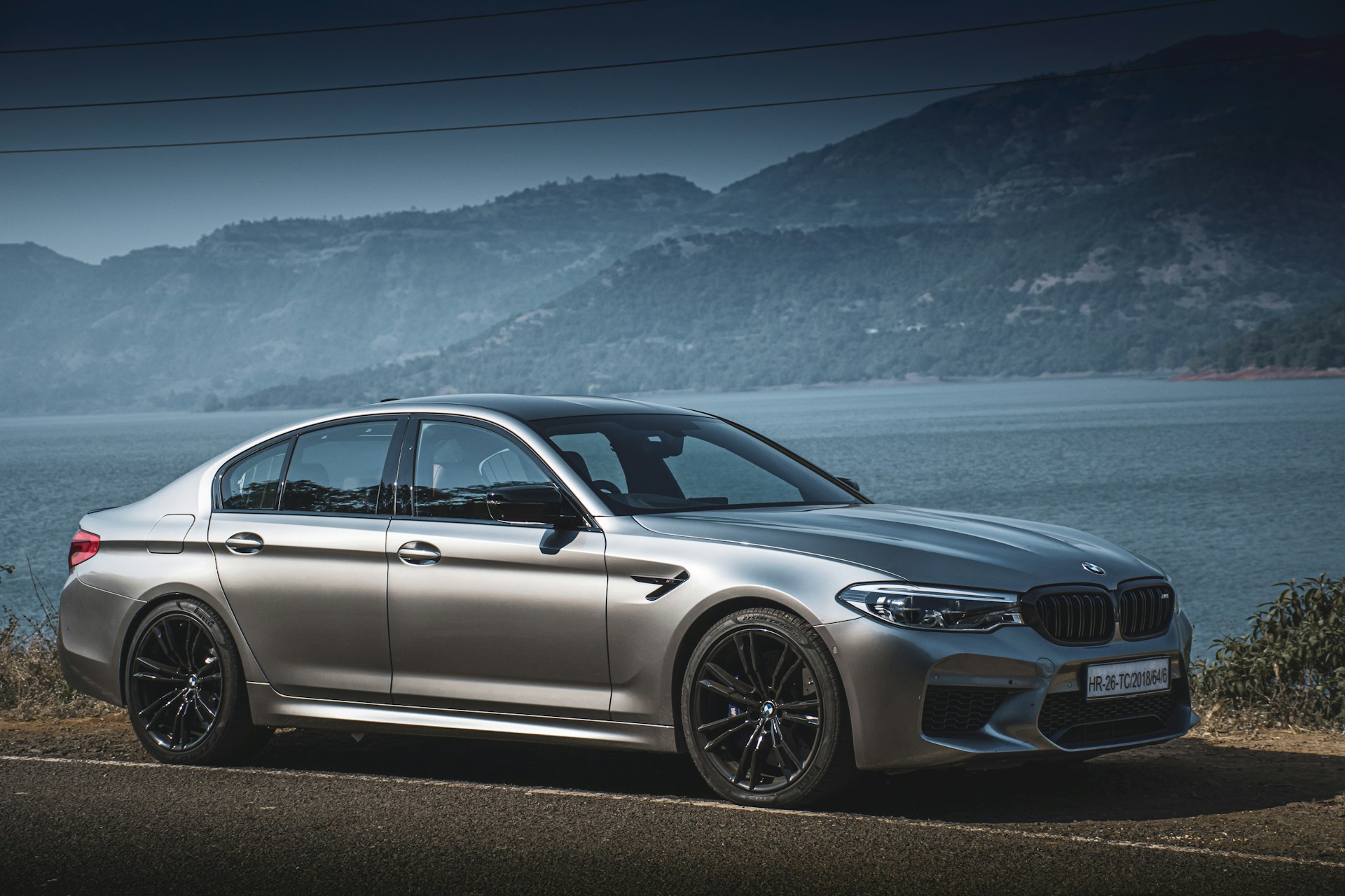 BMW 5 Series Chauffeur Transfer Dubai